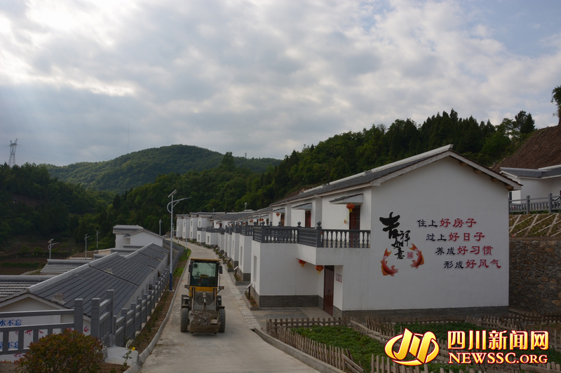 广元罗圈岩村村民收入十年翻十倍图